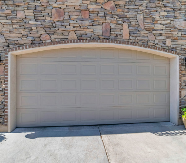 Garage Door Installation Toronto – Modern Residential Style